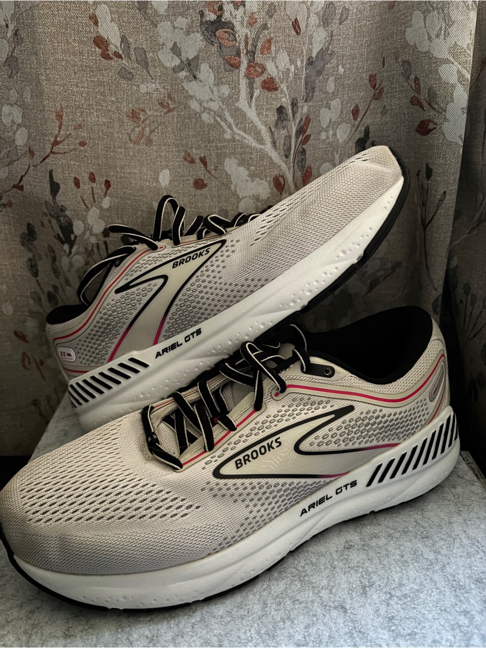 Brooks Women’s  Ariel GTS Running Shoes - White with Black and Pink Detailing